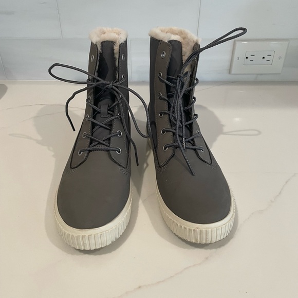 Timberland. Womens Skyla Fleece Foldover Gray Bay Boots with Faux Fur - Picture 3 of 6